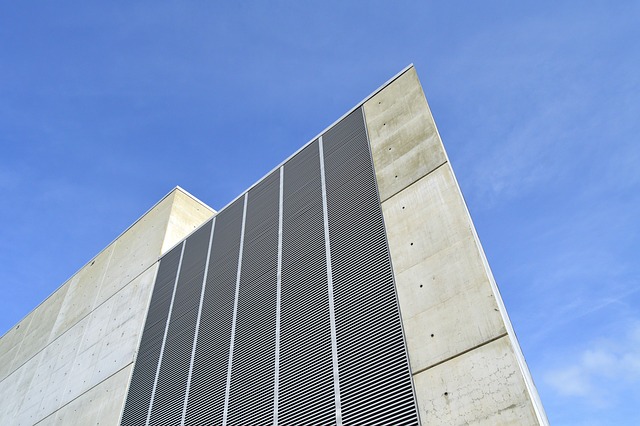 panelová budova.jpg